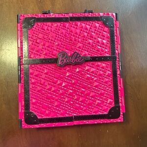 2011 Barbie Hot Pink Carry Case